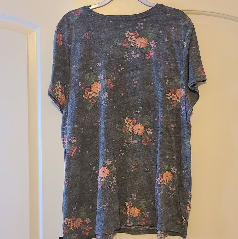 Torrid Size 3 Top Like New - Picture 2 of 5